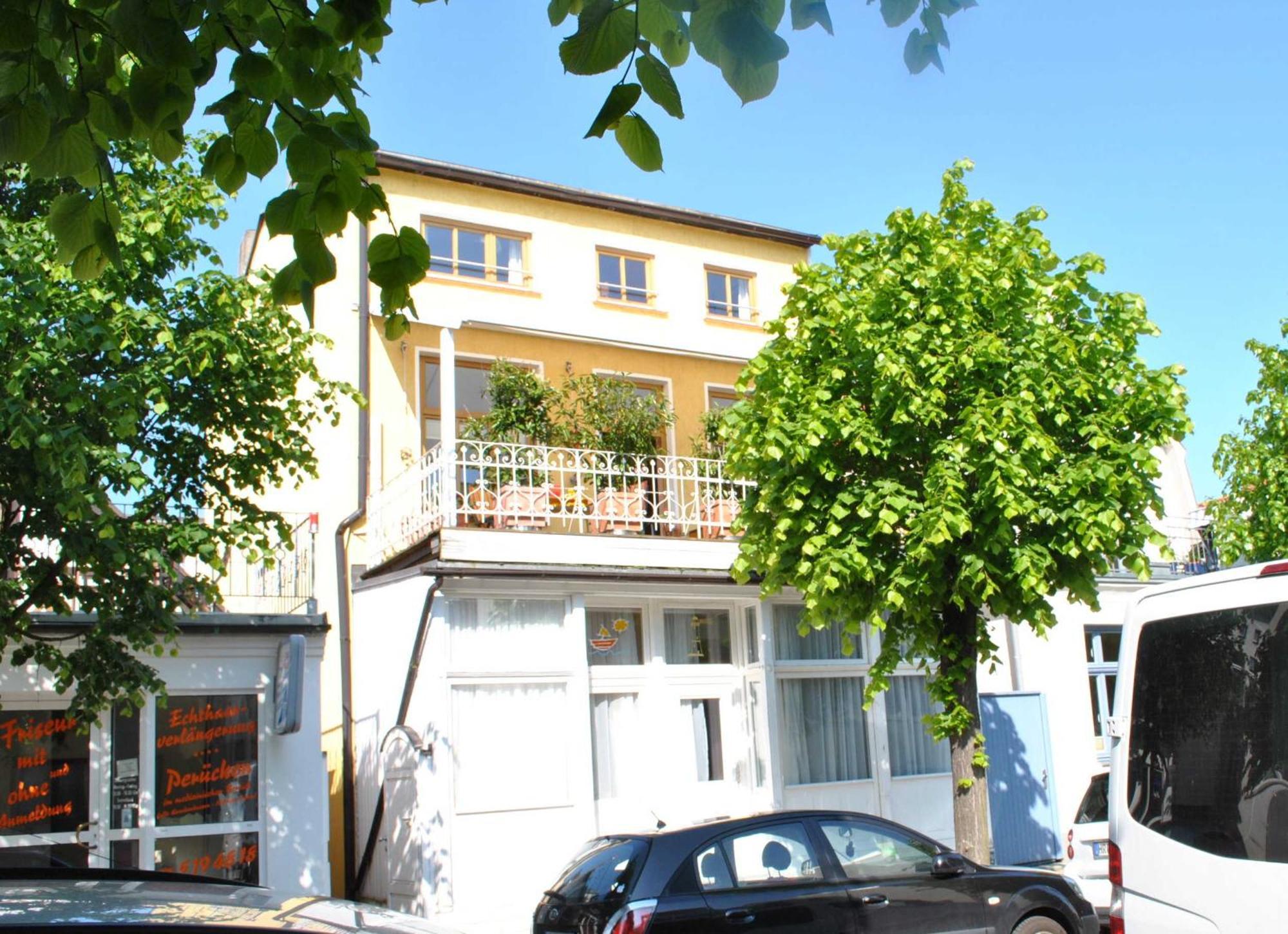 Warnemuende Altstadt *